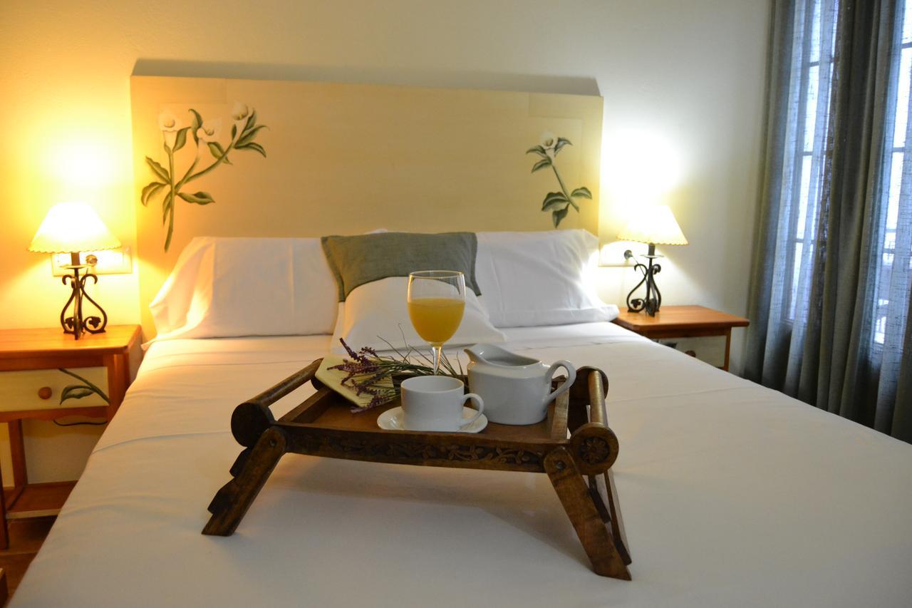 Hostal Toribio Galaroza Buitenkant foto